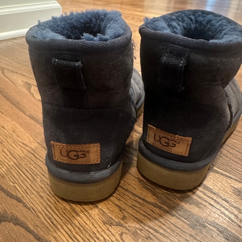 Navy blue Uggs size 6 - Picture 4 of 5